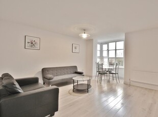 1 bedroom flat for rent in Warwick House, Windsor Way, Hammersmith, W14
