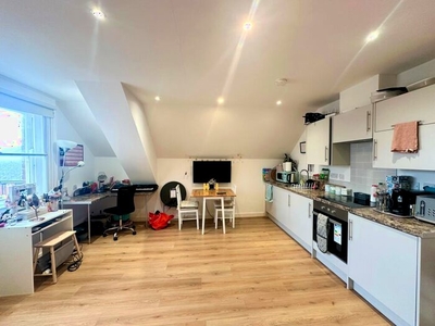 1 Bedroom Flat To Rent