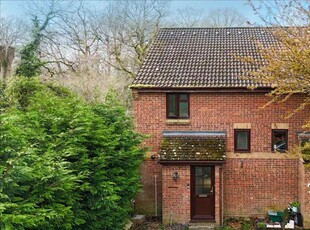 1 bedroom terraced house for sale in Long Copse Chase, Basingstoke, RG24