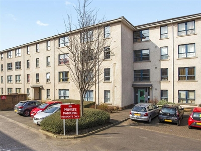 2 bed top floor flat for sale in Dalry