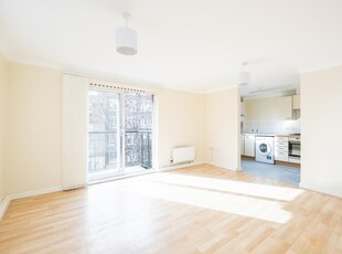 2 bedroom apartment for rent in Amhurst Road London E8