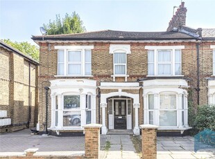 2 bedroom apartment for rent in Sunningfields Road, Hendon, London, NW4