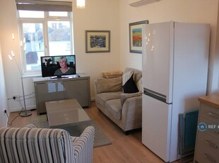 2 bedroom flat for rent in Arbury View Arbury Road Uk, Cambridge, CB4