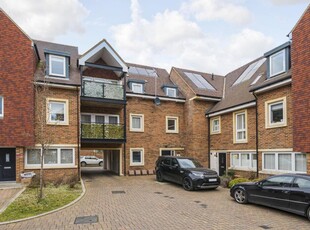 2 bedroom flat for rent in Ash Tree Close Orpington BR6