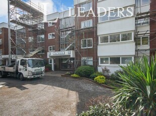 2 bedroom flat for rent in Branksome Wood Road, Bournemouth, BH2
