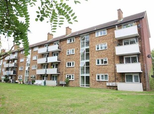 2 bedroom flat for rent in Capel Close, Whetstone, N20