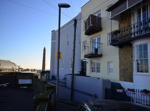 2 bedroom flat for rent in Harbour Parade Ramsgate CT11