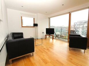 2 bedroom flat for rent in La Salle, Leeds Dock, LS10