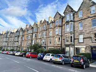 2 bedroom flat for rent in Marchmont Crescent, Marchmont, Edinburgh, EH9