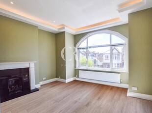 2 bedroom flat for rent in Moyser Road, London, SW16
