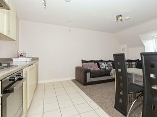 2 bedroom flat for rent in Orme Road, Worthing, BN11