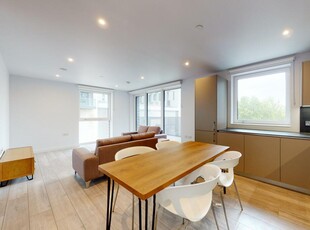2 bedroom flat for rent in Park Central West, London, SE1
