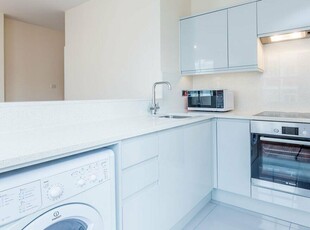 2 bedroom flat for rent in Tottenham Court Road, West End W1T