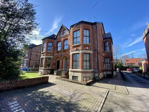2 bedroom flat for rent in Wessex Lodge, 16 The Beeches, West Didsbury, M20