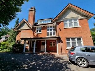 2 bedroom ground floor flat for rent in Meyrick Park, Bournemouth, BH2