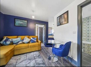 2 Bedroom Ground Floor Flat For Sale In Harrow, Middlesex