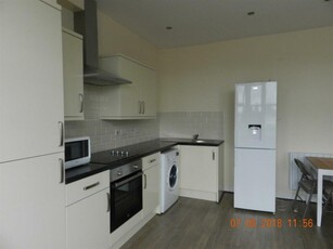 2 bedroom house for rent in 2 Bed Flat, North Road, CF14