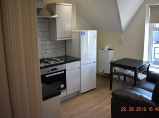 2 bedroom house for rent in 2 Bed Flat, Northcote Street, CF24