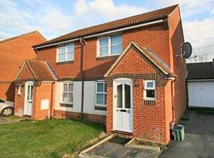 2 bedroom semi-detached house for rent in Columbine Gardens, Oxford, OX4