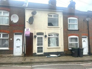 2 bedroom terraced house for rent in Ashton Road, Luton, Bedfordshire, LU1