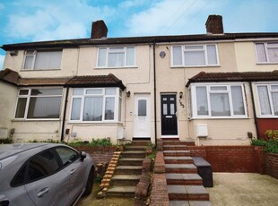 2 bedroom terraced house for rent in Hawthorn Road Rochester ME2