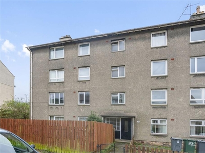 3 bed first floor flat for sale in Slateford