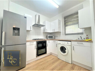 3 bedroom apartment for rent in Camden Park Road, London, NW1