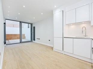3 bedroom apartment for rent in Greenwich High Road, Greenwich, London, SE10