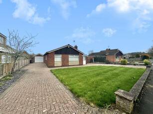 3 bedroom bungalow for sale in Cotswold Drive, Garforth, LS25