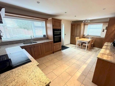 3 Bedroom Detached Bungalow To Rent