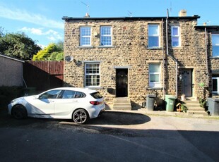 3 bedroom end of terrace house for rent in Paradise Grove, Horsforth, Leeds, West Yorkshire, UK, LS18