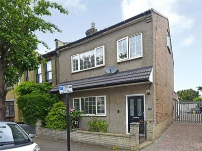 3 Bedroom End Of Terrace House For Sale In London