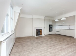 3 bedroom flat for rent in Aberdare Gardens, South Hampstead NW6