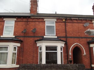 3 bedroom house for rent in Co-Operative Avenue, Hucknall, NG15
