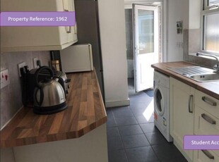 3 bedroom house share for rent in Carlton Road, Shelton, Stoke-On-Trent, ST4