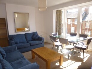 3 bedroom house share for rent in Cowley Road, East Oxford, OX4