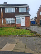 3 bedroom semi-detached house for rent in Mantilla Drive, Coventry, West Midlands, CV3