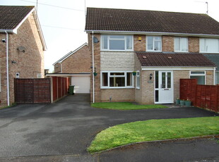 3 bedroom semi-detached house for rent in North Road East, Cheltenham, GL51