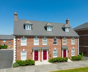 3 bedroom terraced house for sale in The Burrows,
Off Dee Way,
New Lubbesthorpe,
Leicestershire,
LE19