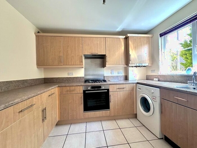 3 Bedroom Terraced House To Rent