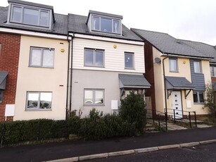 3 bedroom town house for rent in Chester Pike, The Rise, Newcastle upon Tyne, NE15