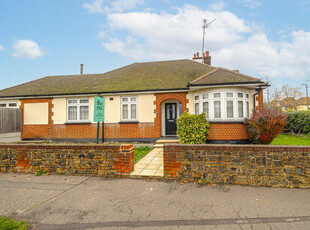 4 Bedroom Detached Bungalow For Sale In Westcliff-on-sea