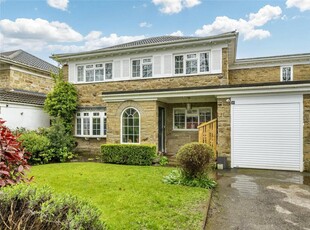 4 bedroom detached house for sale in Foxglove Avenue, Oakwood, Leeds, LS8