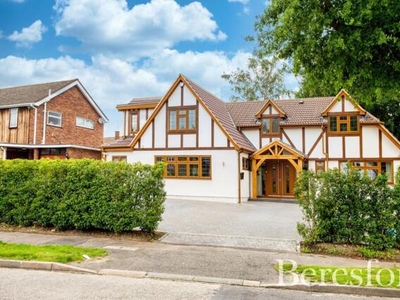 4 Bedroom Detached House For Sale In Hutton Mount