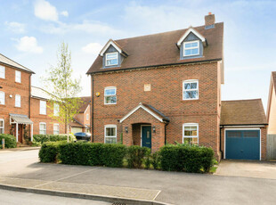 4 bedroom detached house for sale in Parlour Drive, Chineham, Basingstoke, Hampshire, RG24