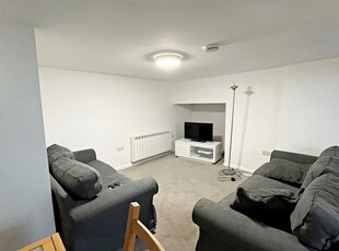 4 bedroom maisonette for rent in Southbourne, BH6