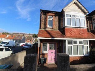 4 bedroom semi-detached house for rent in Hollingdean Terrace, Brighton, BN1 7HA, BN1