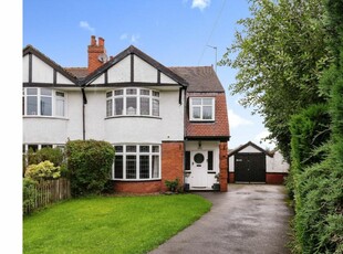 4 bedroom semi-detached house for sale in Crag Hill View, Leeds, LS16