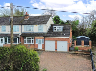 4 bedroom semi-detached house for sale in Markfield Road, Groby, Leicester, Leicestershire, LE6