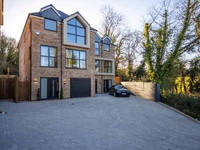 4 Bedroom Semi-detached House For Sale In Watford